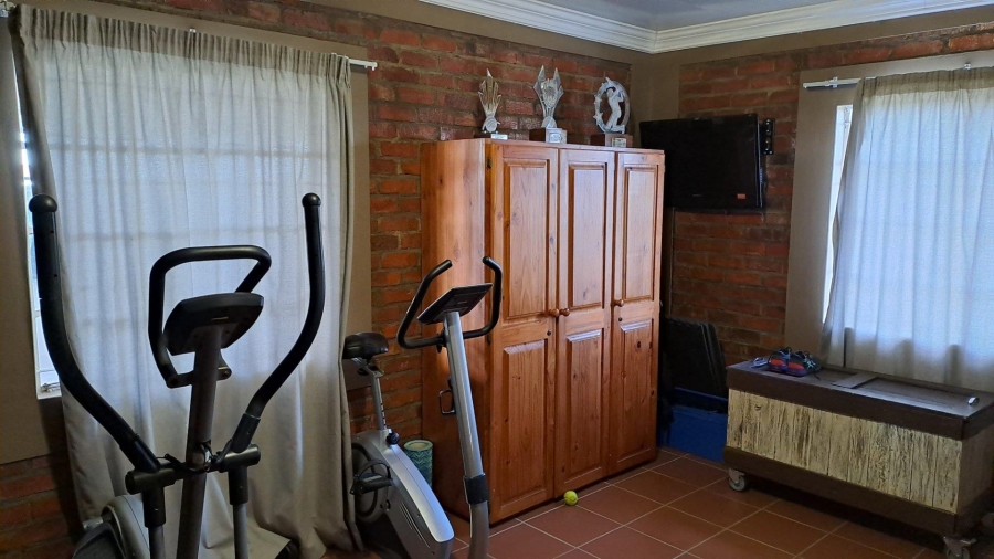 8 Bedroom Property for Sale in Potchefstroom Rural North West